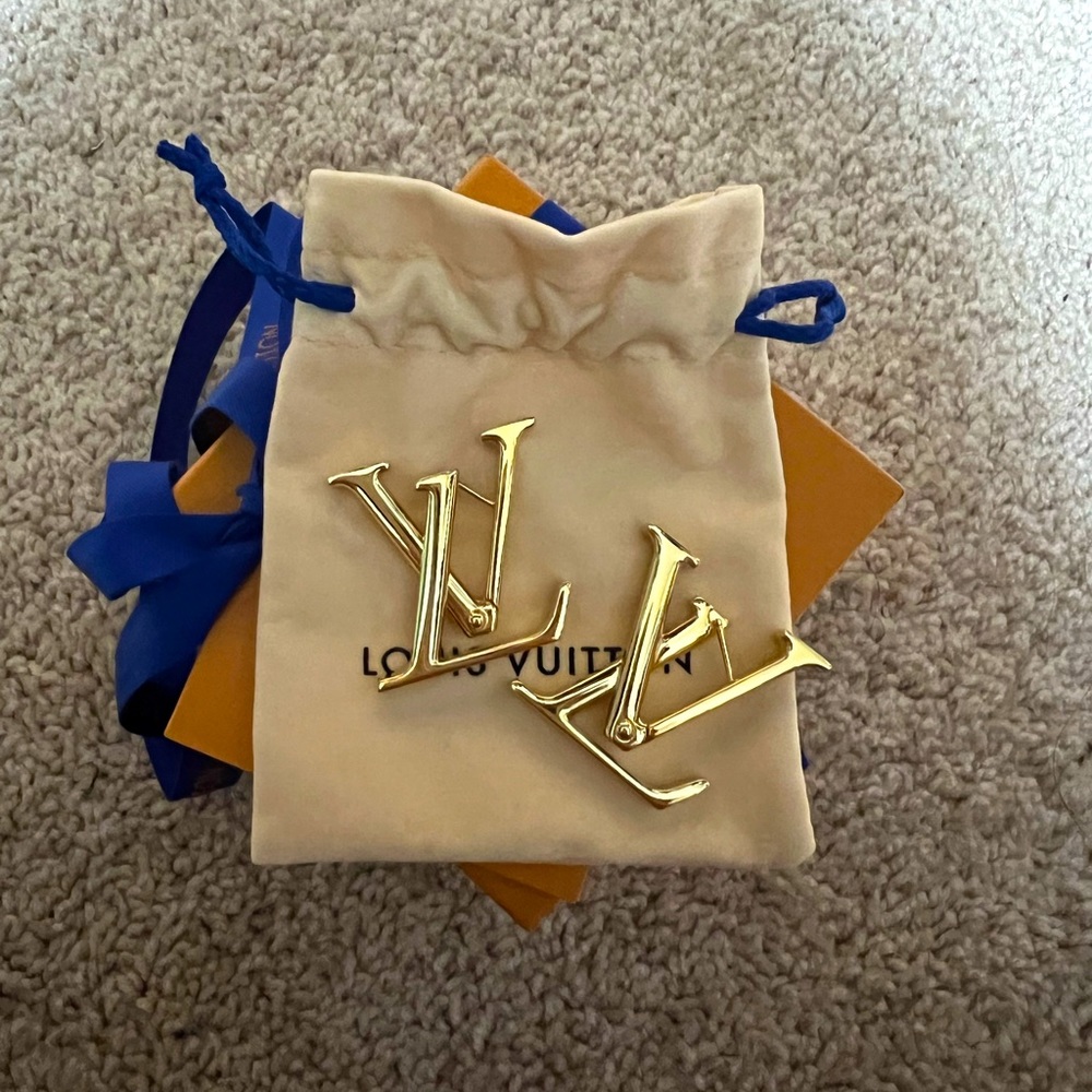 Louis Vuitton Macro Earrings M00958